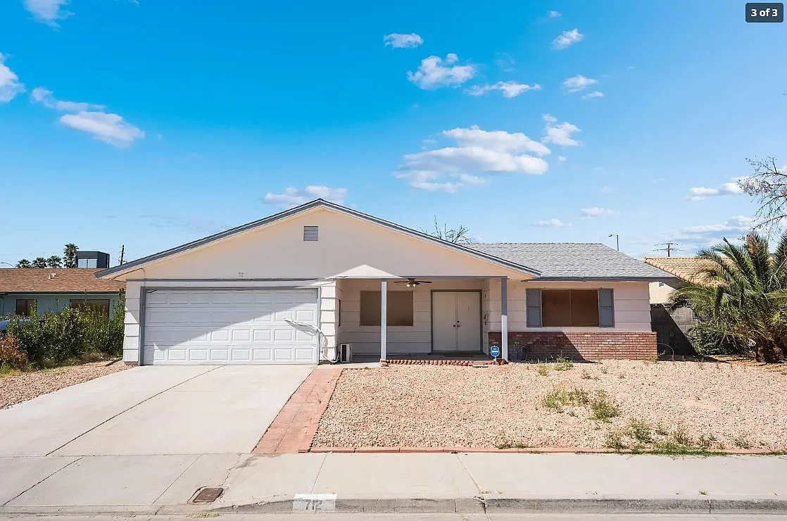 4 bed, 2.5 bath, 1519 sqft, $900 — Photo 1