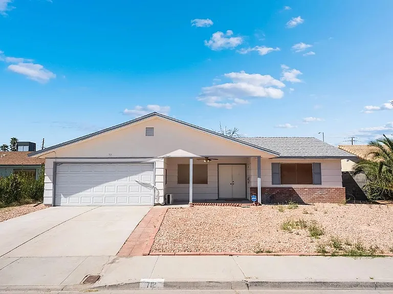 712 Bloomingfield Ln — Photo 11