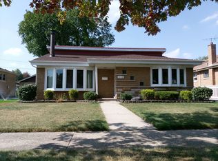 10132 S Cook Ave, Oak Lawn, IL 60453