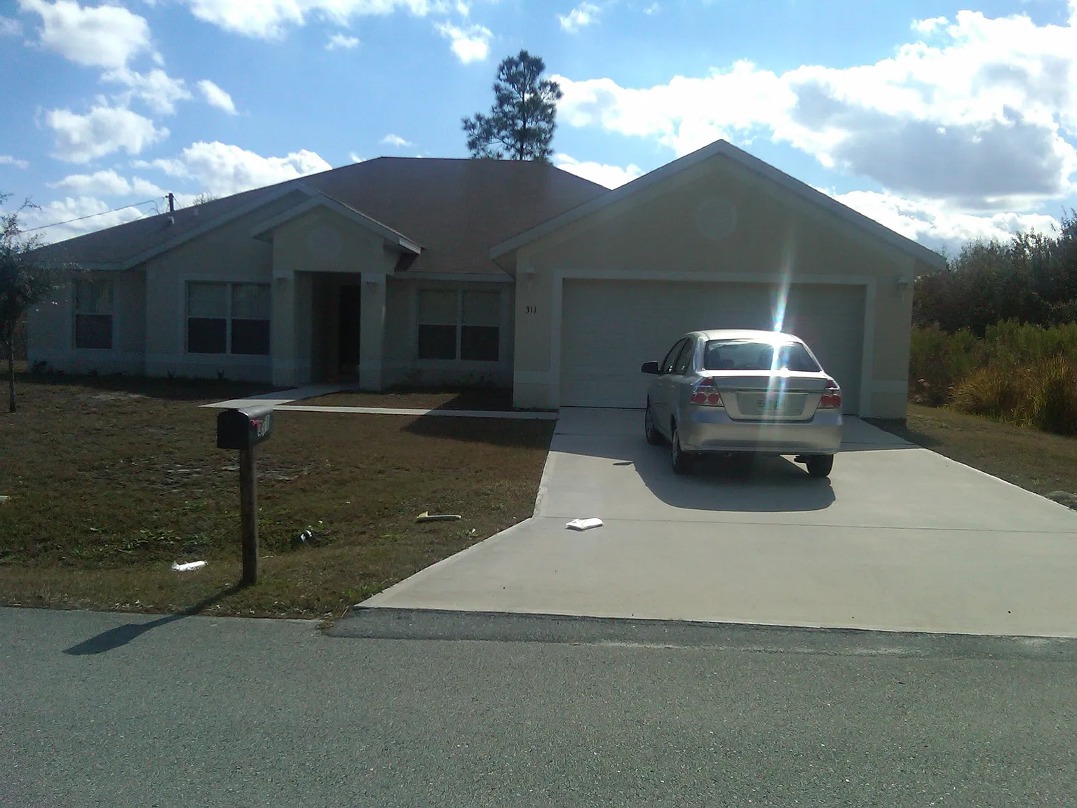 4 bed, 2548 sqft, $2,379 — Photo 2