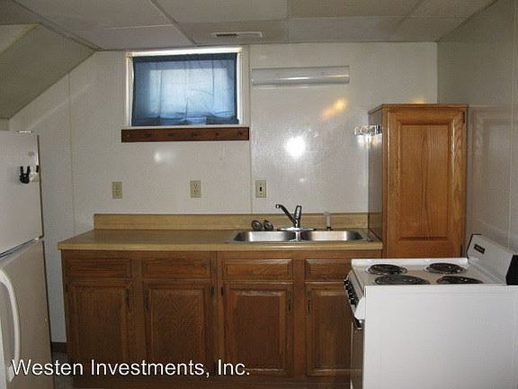 2nd image of 126 1/2 Chandler Blvd