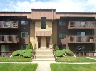 105 Caterpillar Dr #1A, Joliet, IL 60436