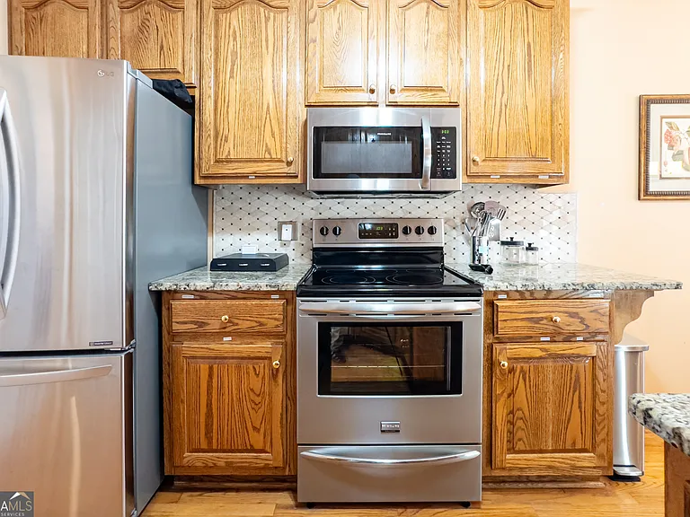 530 Waterford Dr — Photo 8