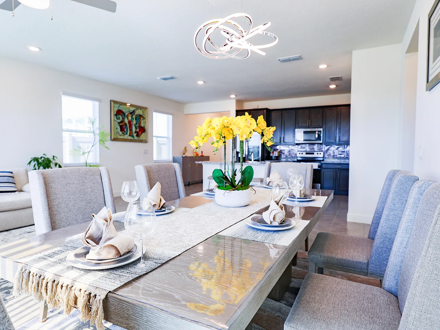 4 bed, 2028 sqft, $650 — Photo 1