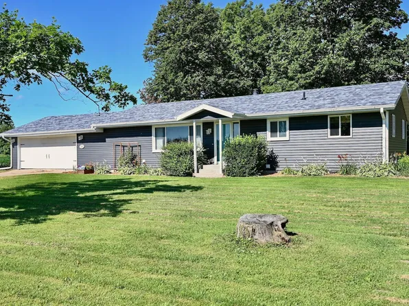 300 S 1st St, Kellogg, MN 55945