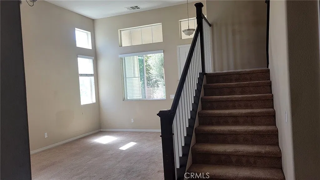 4 bed, 3.5 bath, 3129 sqft, $3,950 — Photo 3