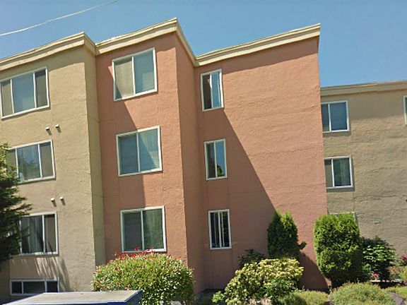 2nd image of 1925 Eastlake Ave E APT 205