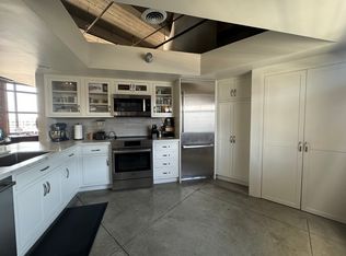 100 W 5th St, Long Beach, CA 90802