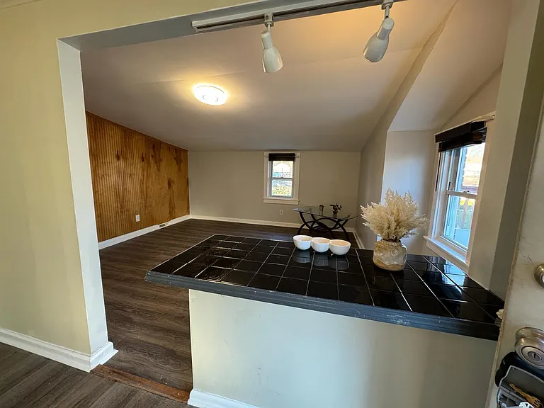 373 Brighton Ter #2A — Photo 2