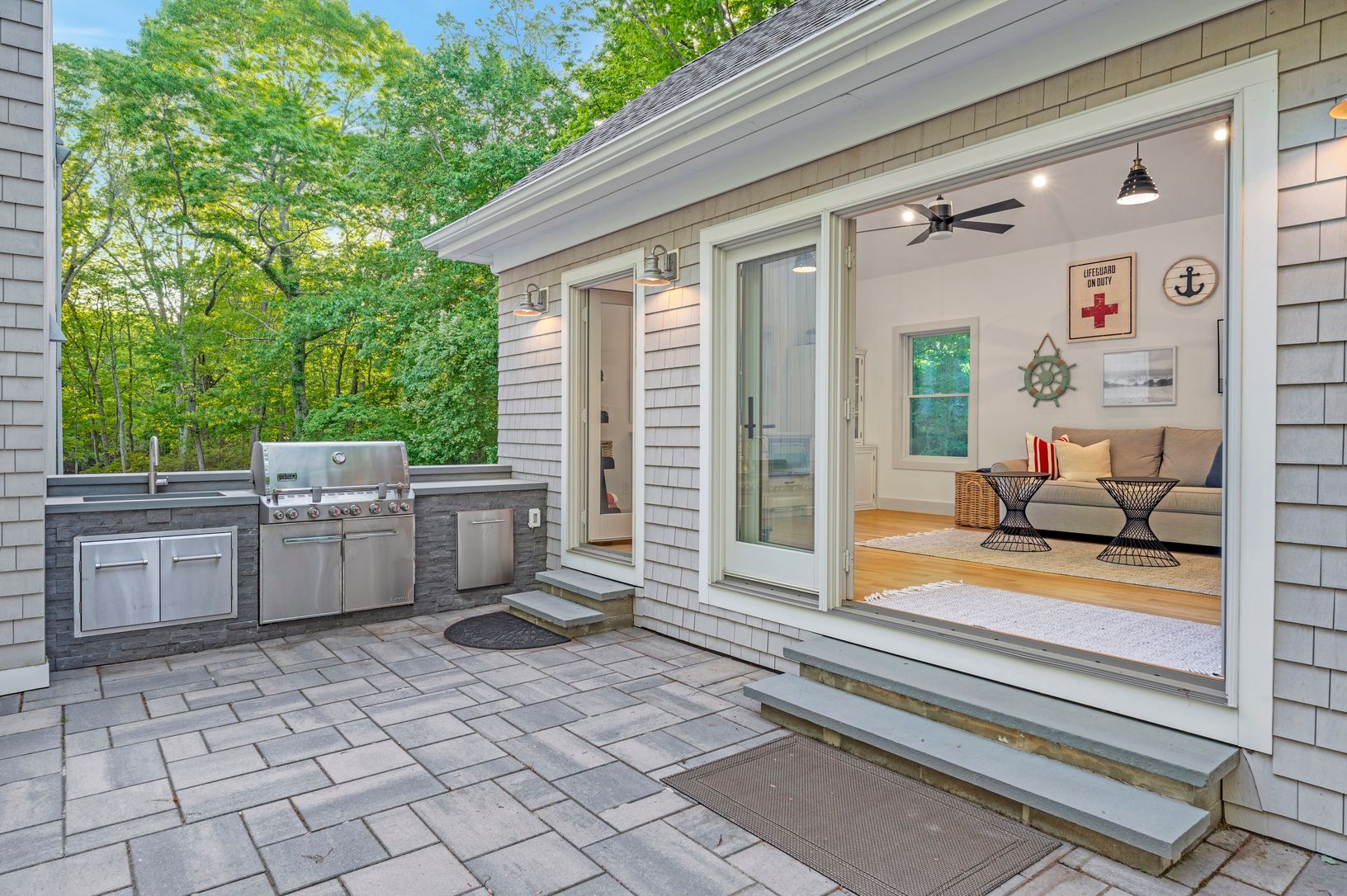  Outdoor Kitchen/Pool House