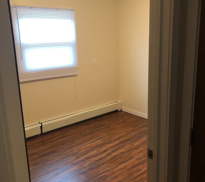 1st image of 335 Iowa Ave APT 1