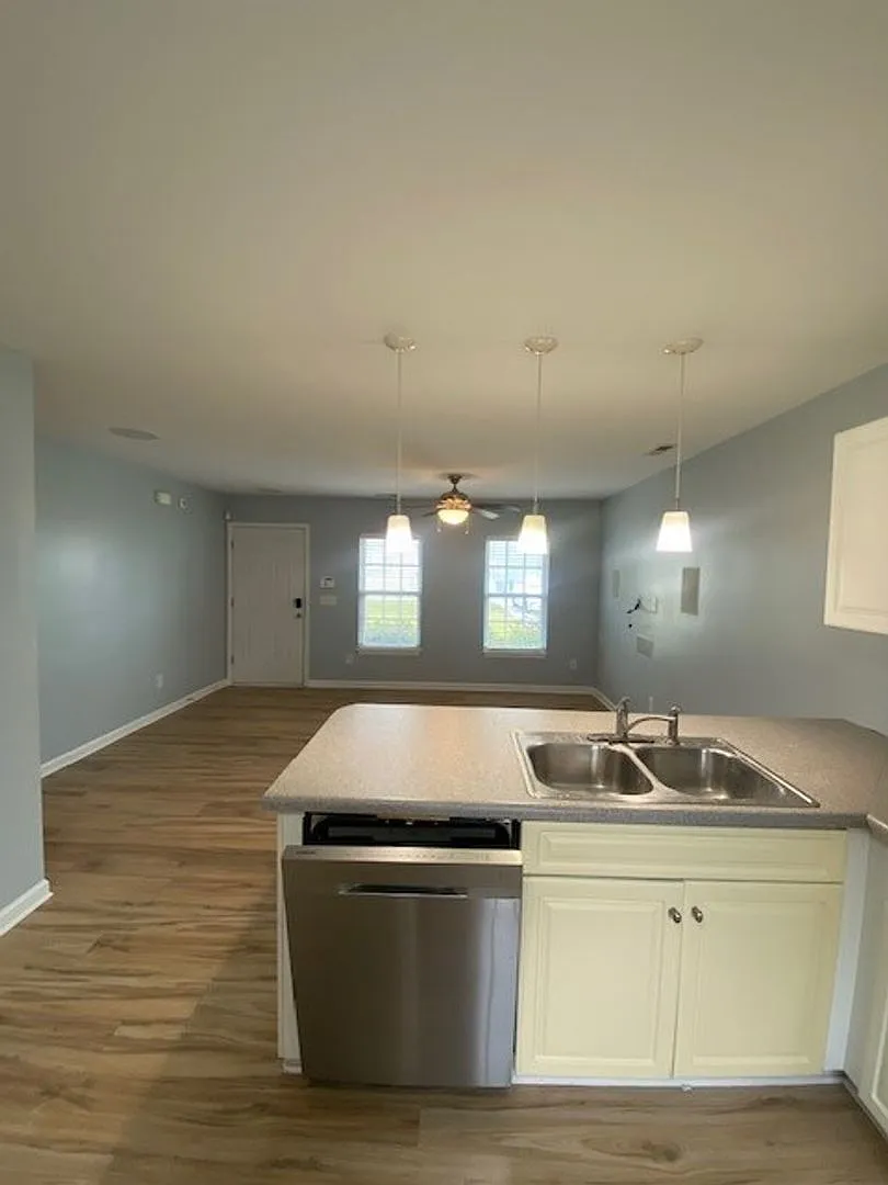 Welcome to this charming 3 bedroom 2 bathroom home in Leland — Photo 4