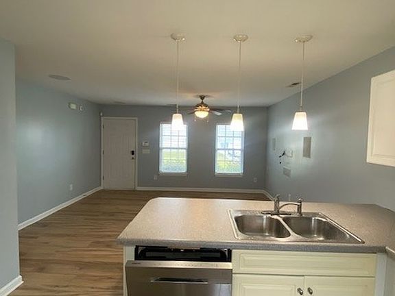 4th image of 8547 Heirloom Dr NE