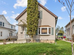 1214 S 17th St, Sheboygan, WI 53081