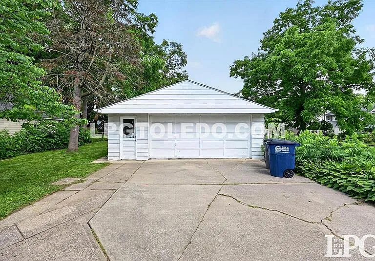 3822 Lockwood Ave — Photo 35
