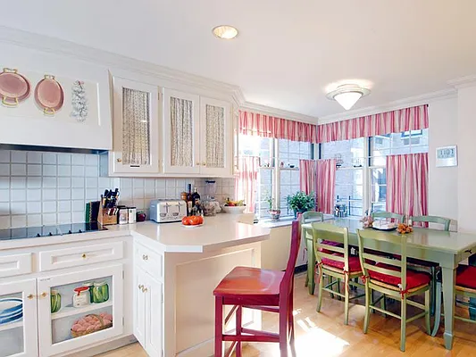 Sold by Sotheby's International Realty | media 26