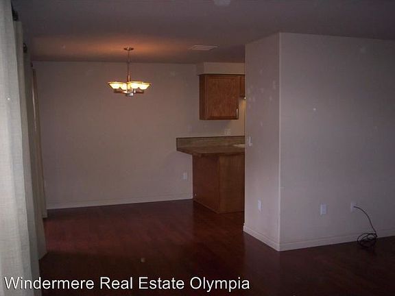5th image of 4104 Quail Dr SE