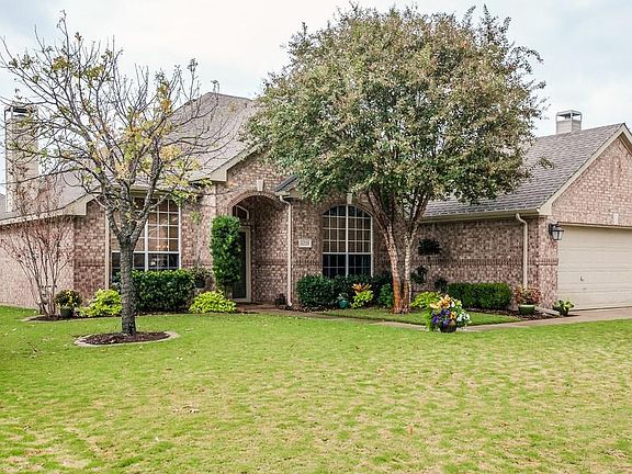 3rd image of 1220 Old Oak Trl