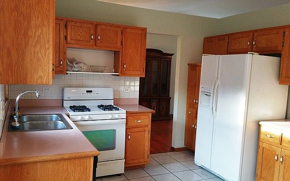 5th image of 5335 W 108th Pl