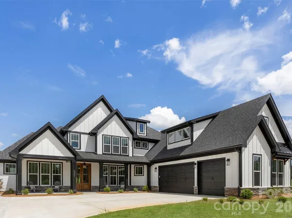 4606 Quiet Rail Ct, Lancaster, SC 29720