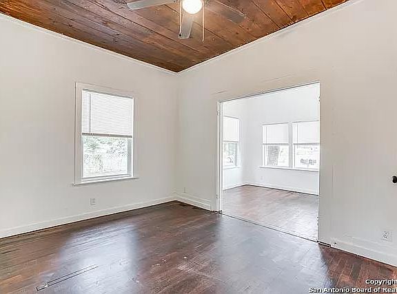 4th image of 307 Montrose St #1