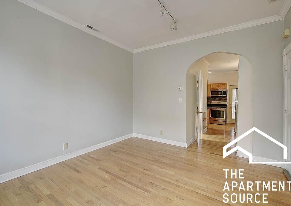 1st image of 1934 N California Ave #2R