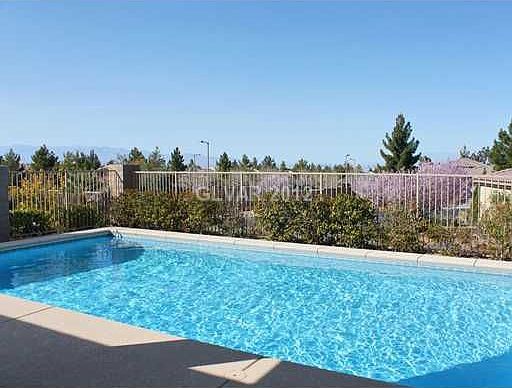 SPARKLING POOL