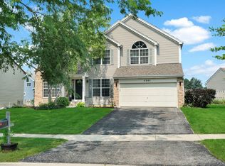 4245 Peartree Dr, Lake In The Hills, IL 60156