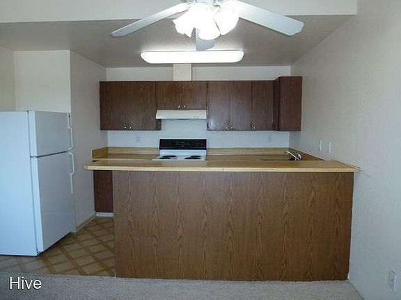 2nd image of 7000 Roosevelt Way NE APT 402