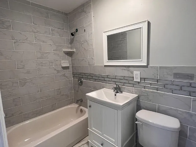 1112 Summit Ave #2 — Photo 7