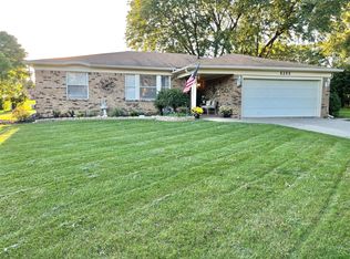 5255 Folkstone Dr, Troy, MI