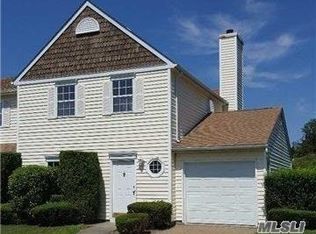 1 Woodchuck Trl, Coram, NY 11727