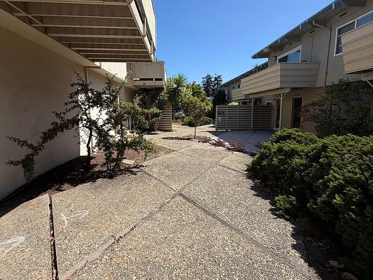 2217 Otis Drive — Photo 32