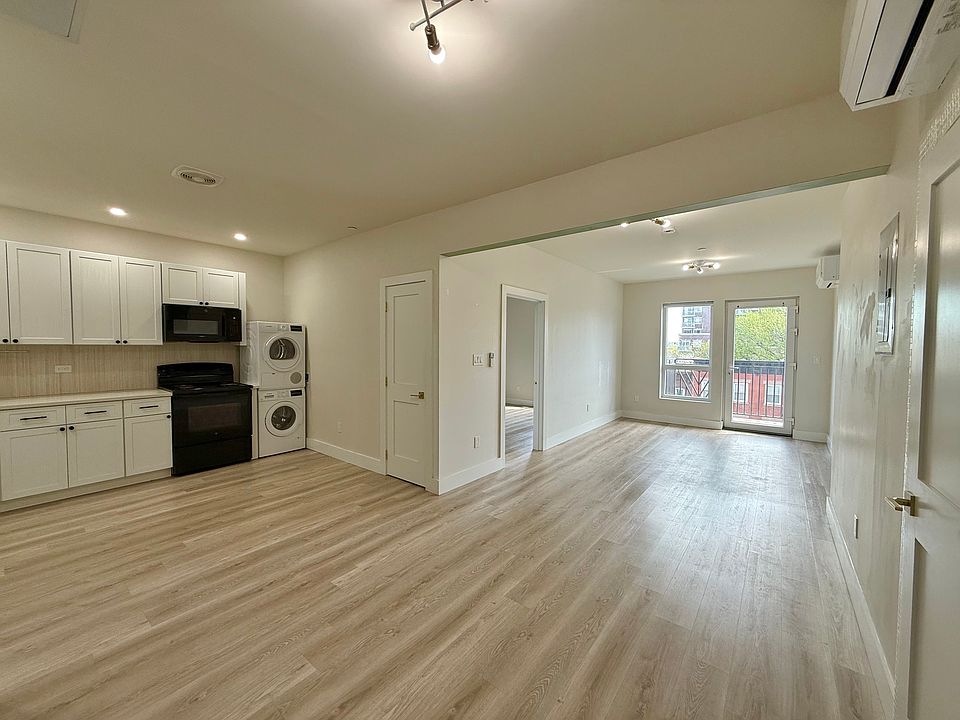 1st image of 952 Bedford Ave #5E
