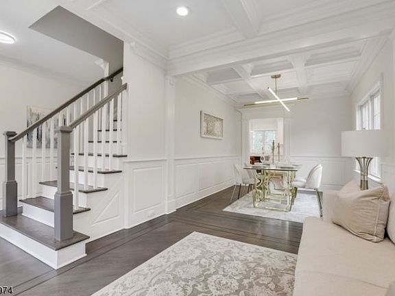 2nd image of 209 Edgewood Ave