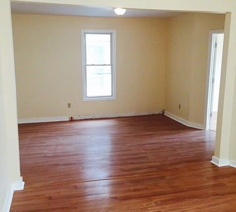3rd image of 26 Daggett St