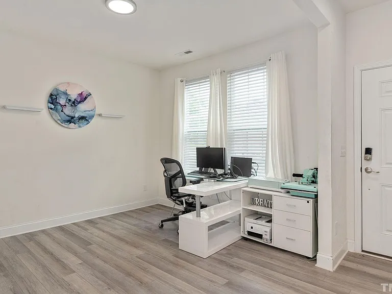 220 Avery Glenn Way — Photo 12