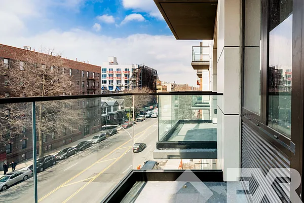 Rented by EXR | media 15