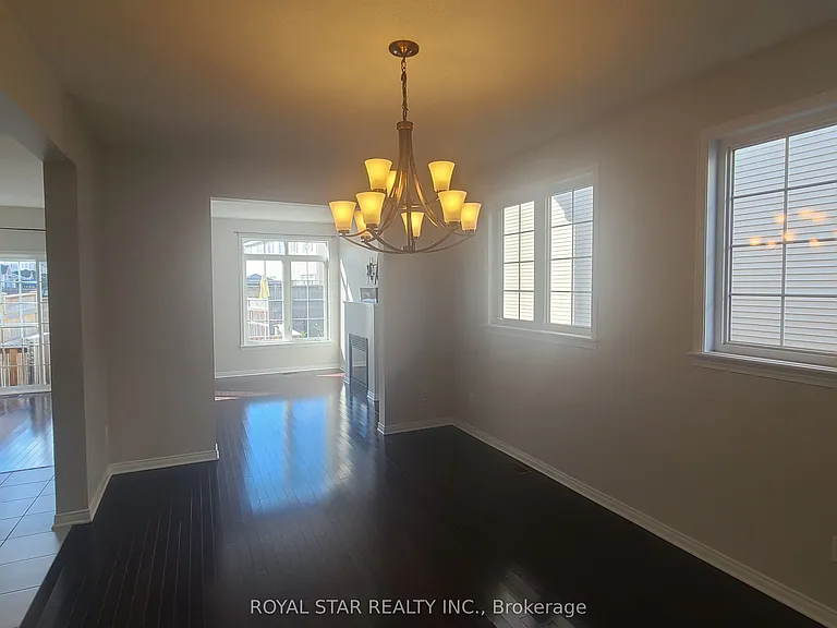 621 Pepperville Cres — Photo 3