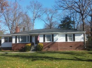 12 Brewster Dr, Taylors, SC 29687