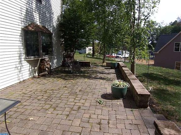 5th image of 1565 Caroline Dr