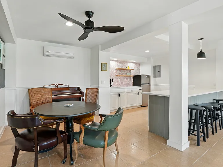 Mockingbird Dr — Photo 15