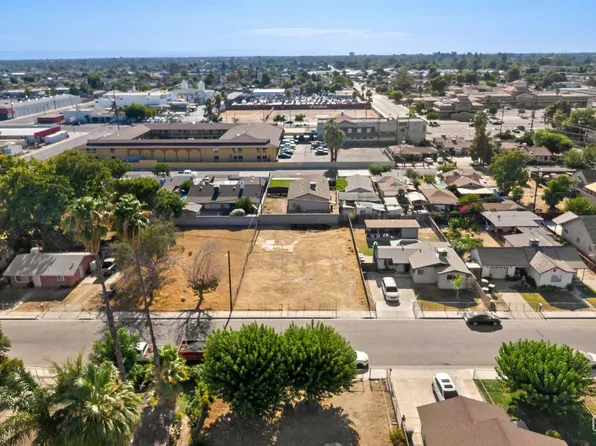 210 Wood St, Bakersfield, CA 93307