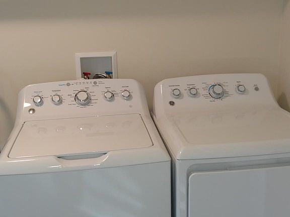 5th image of 809 W Trindle Rd APT A