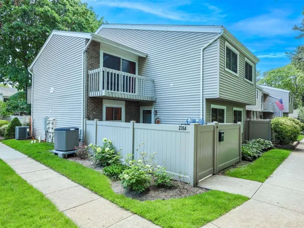 236 Springmeadow Drive #A, Holbrook, NY 11741