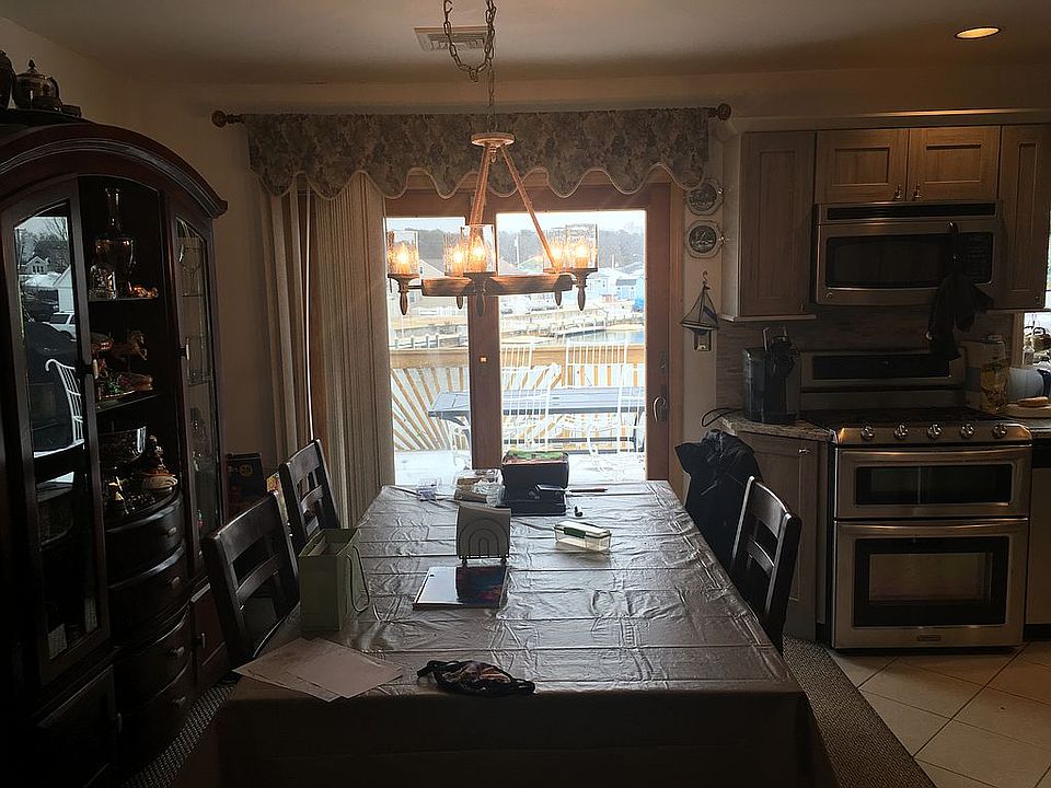 2nd image of 787 Francis Dr