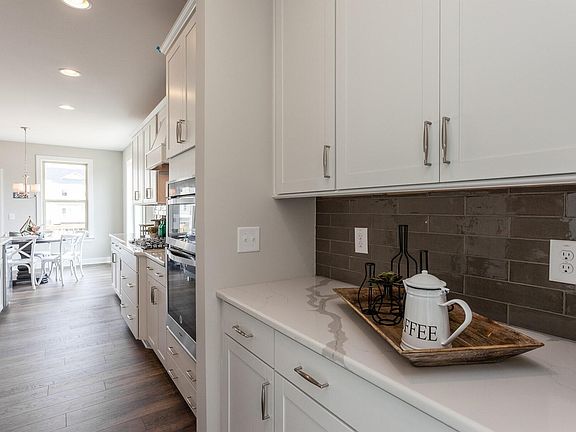 5th image of 1047 Diamond Dove Ln