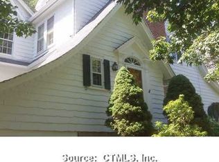 69 Bainbridge Rd, West Hartford, CT 06119