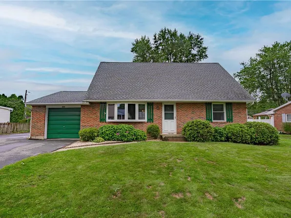 1412 Laurel Ln, Macungie, PA 18062