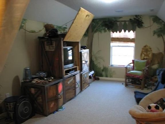 5th image of 6 Smokehouse Dr